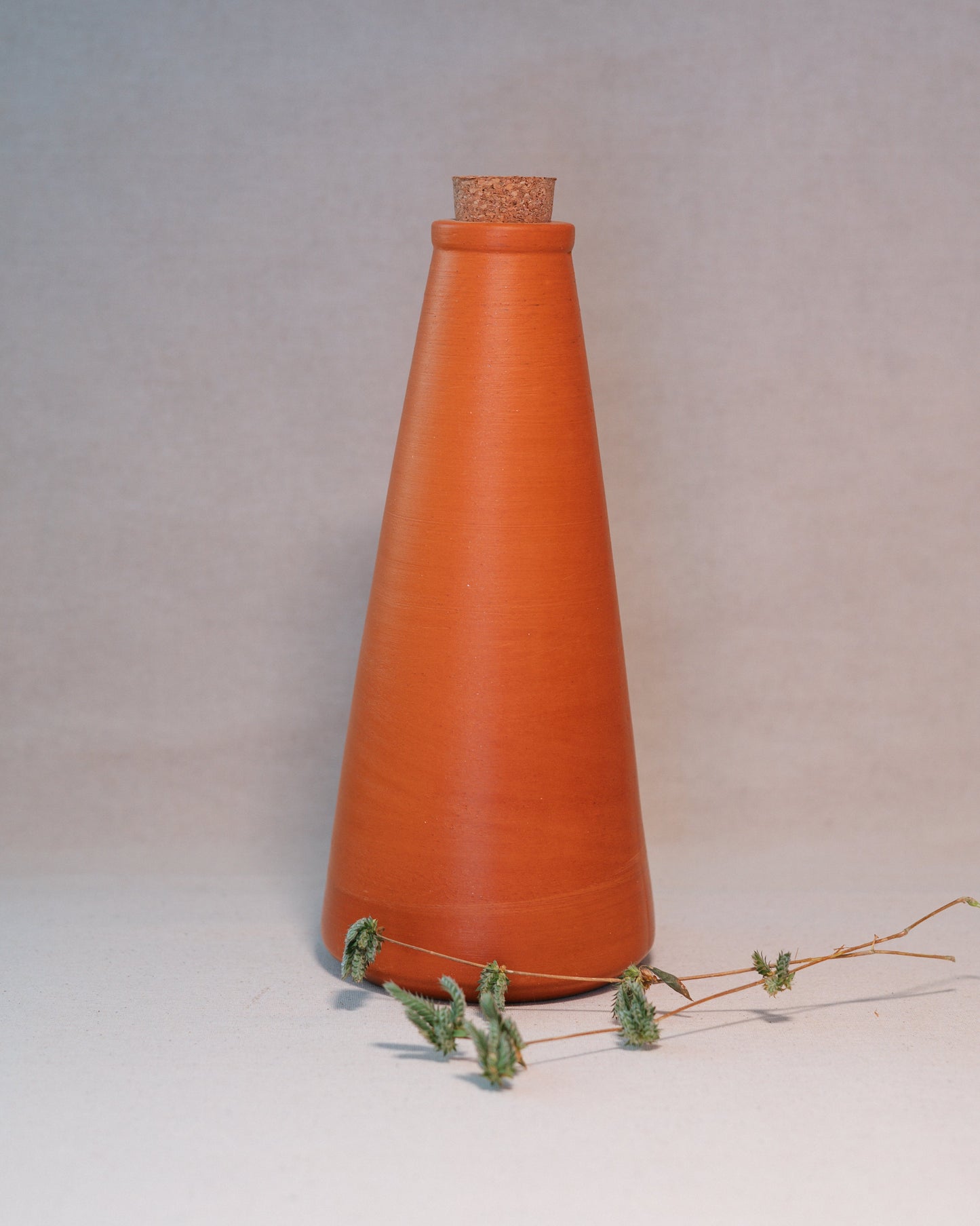 Handmade Conical Terracotta Bottle - Natural Cooling, Pure Hydration