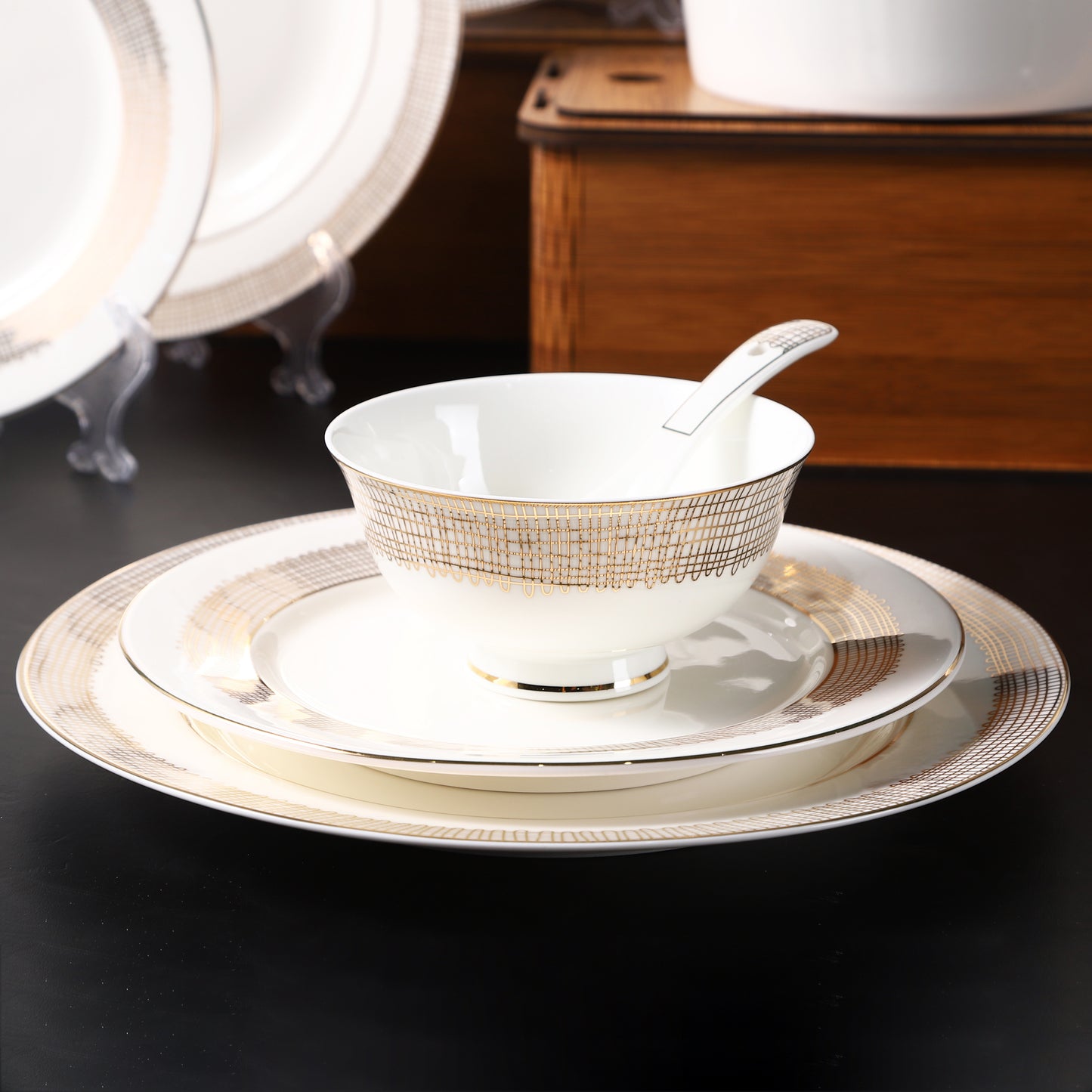 Luxury Pearl Golden Netted 58 Pcs Dinner / Tea Set with Gift Box