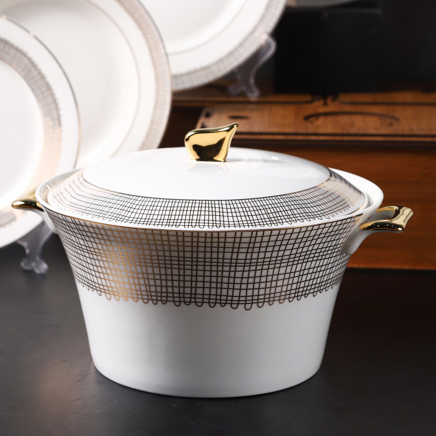 Luxury Pearl Golden Netted 58 Pcs Dinner / Tea Set with Gift Box