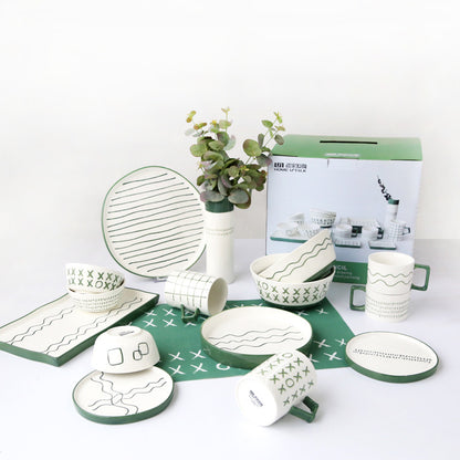 Hand-Painted Western Style Crayon Dinner Set (Round 17-Piece)