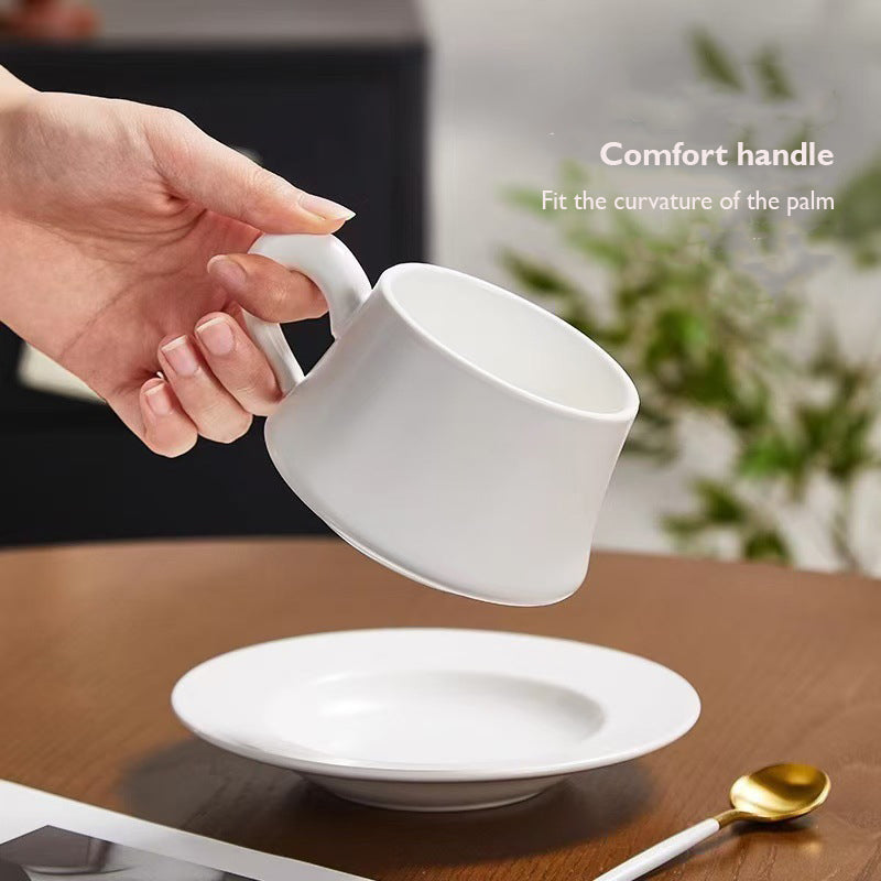 Round Porcelain Coffee Cup with Classic Design 280ml