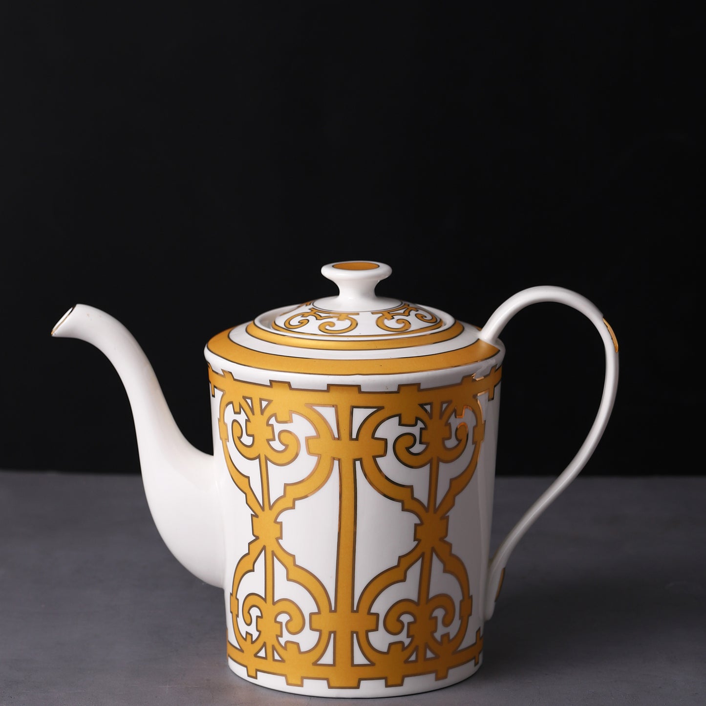 Lemon Luxe – Handcrafted Yellow Ceramic Cup & Saucer Set (15 pcs)