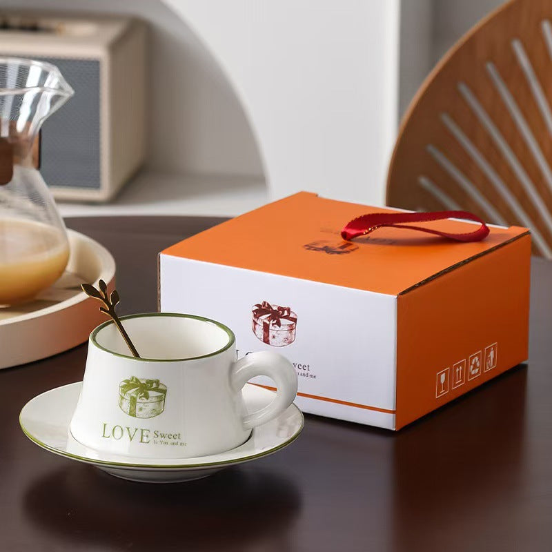 Exquisite French Retro Ceramic Cup with Saucer Set 300ml, Red/green